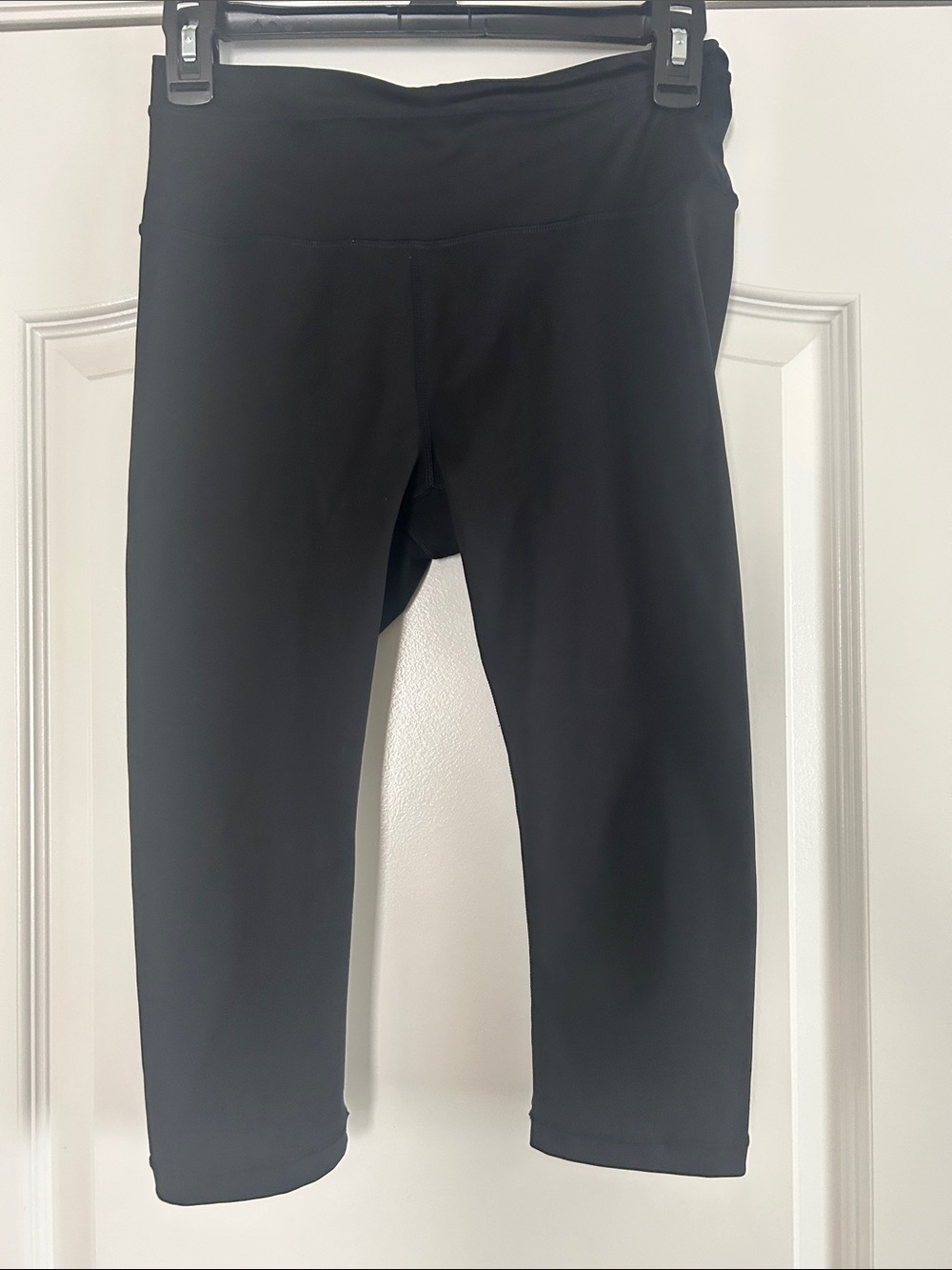 Athleta Black Capri Leggings